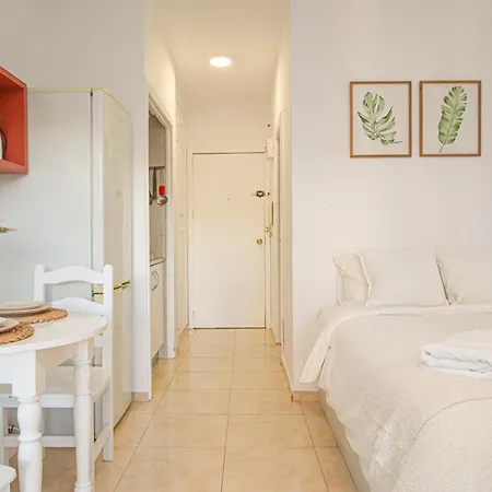 Fabulous With Great Views - 15m Giralda 아파트